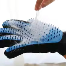 PetzyPaws™ Grooming Glove – Love in Every Stroke